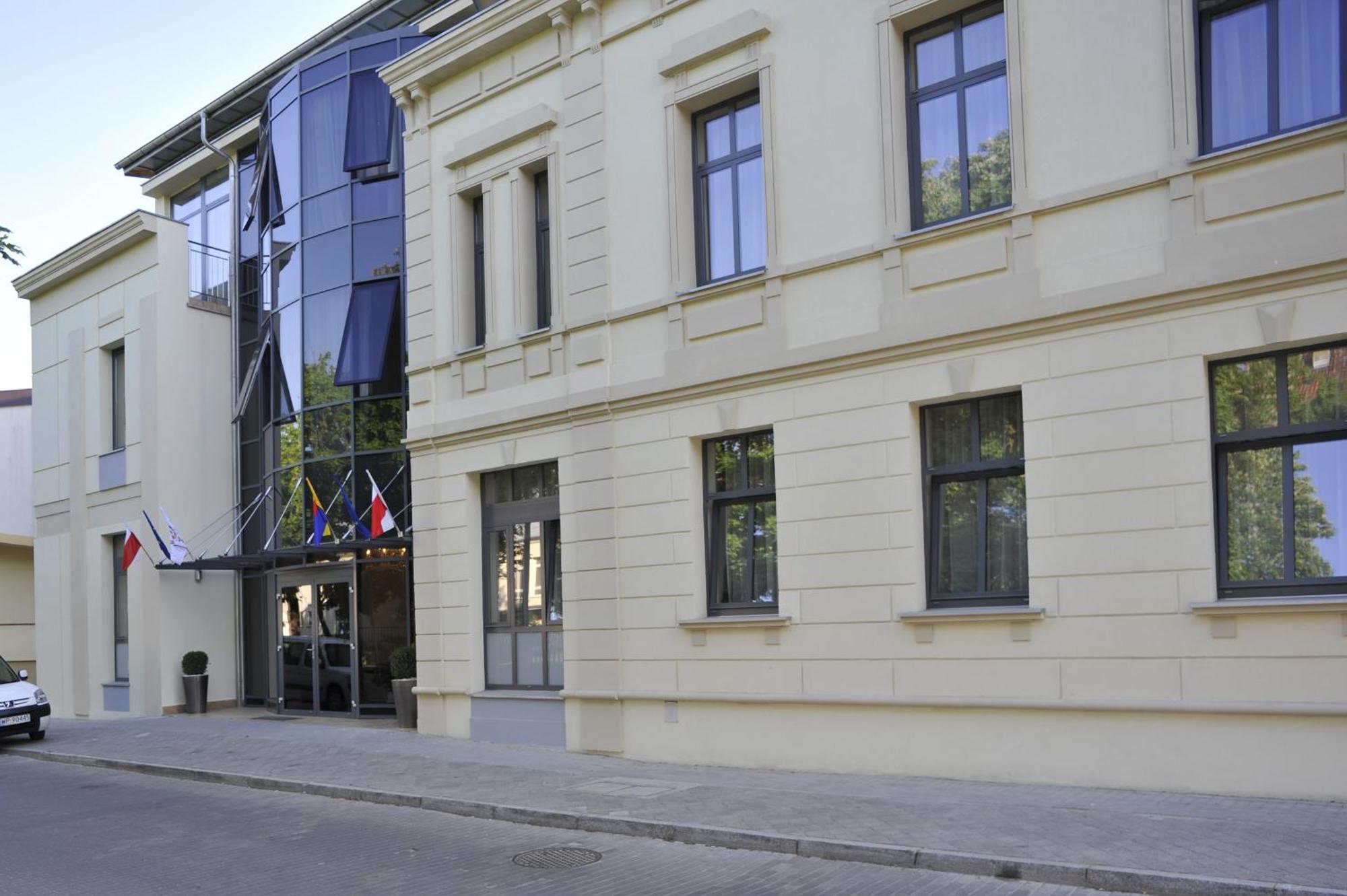 פלוק Hotel Starzynski מראה חיצוני תמונה