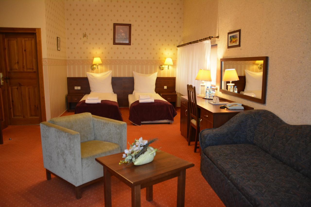 פלוק Hotel Starzynski מראה חיצוני תמונה
