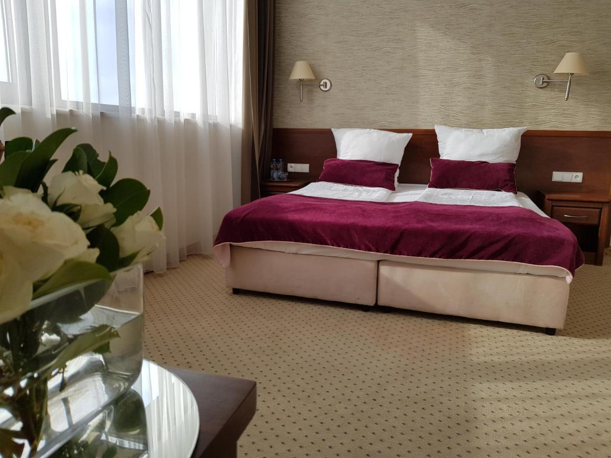 פלוק Hotel Starzynski מראה חיצוני תמונה