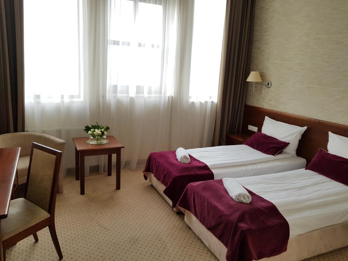 פלוק Hotel Starzynski מראה חיצוני תמונה